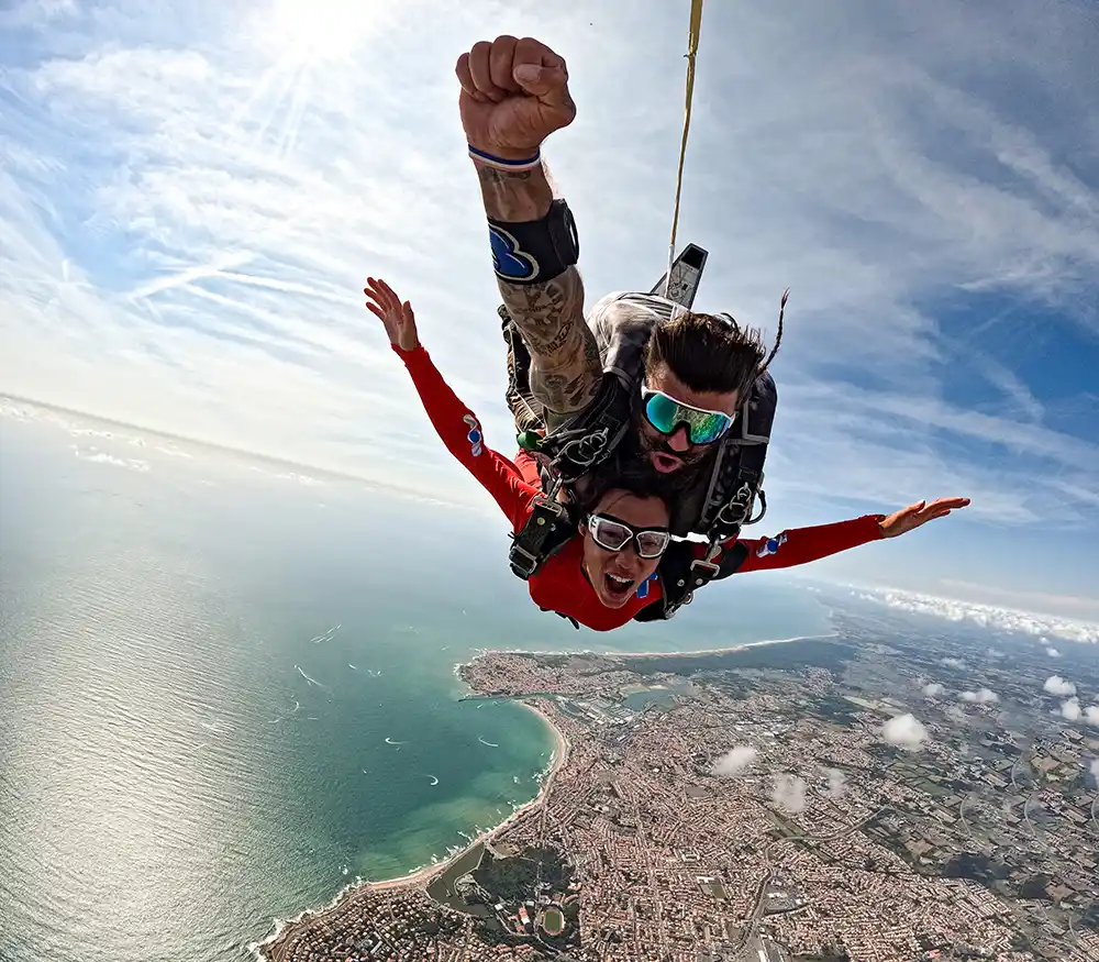 Saut en parachute au dessus des Sables d'Olonne